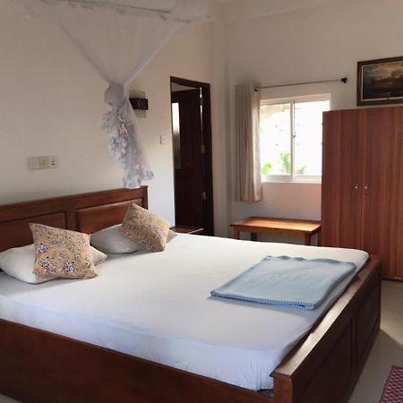 Anna Tourist Inn Негомбо Екстериор снимка
