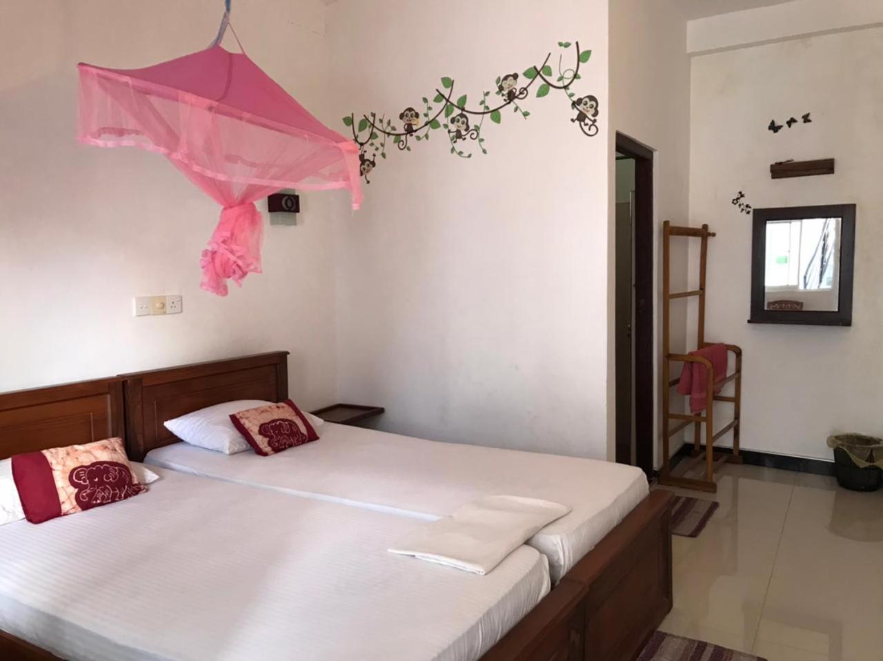 Anna Tourist Inn Негомбо Екстериор снимка