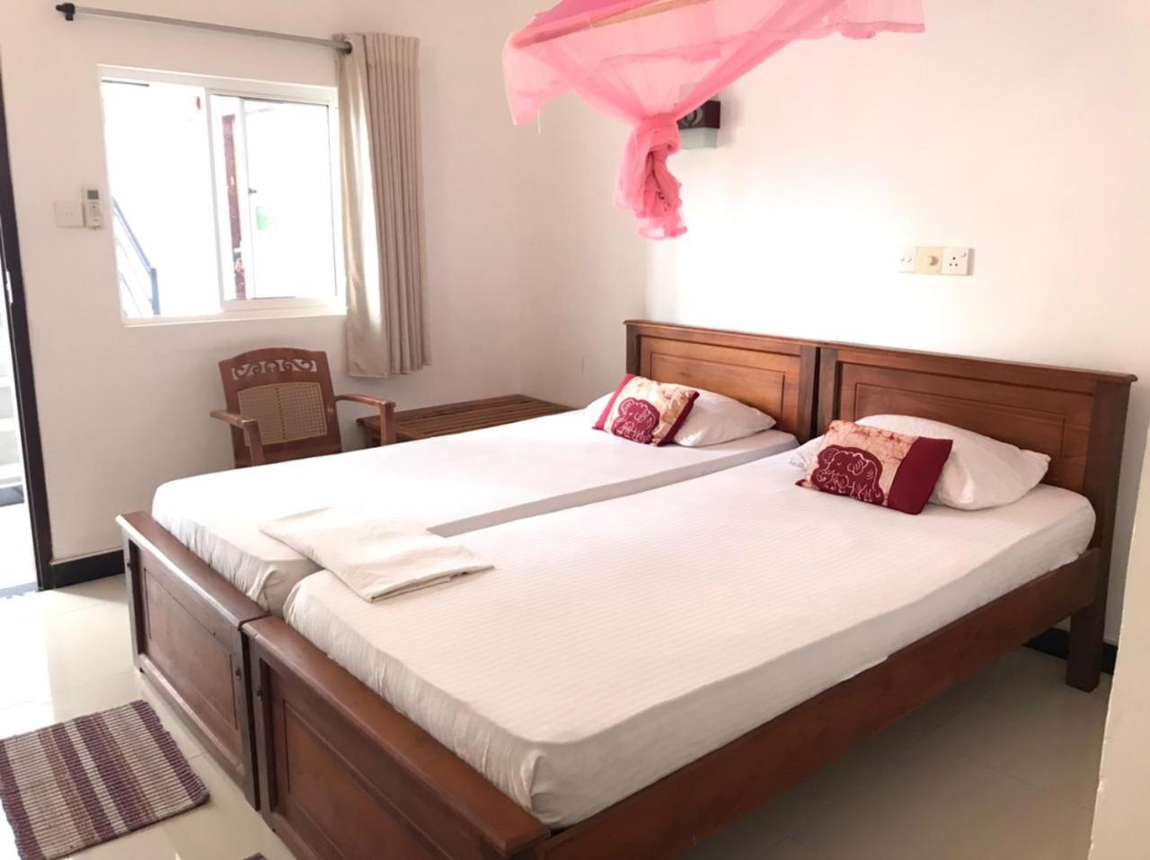 Anna Tourist Inn Негомбо Екстериор снимка