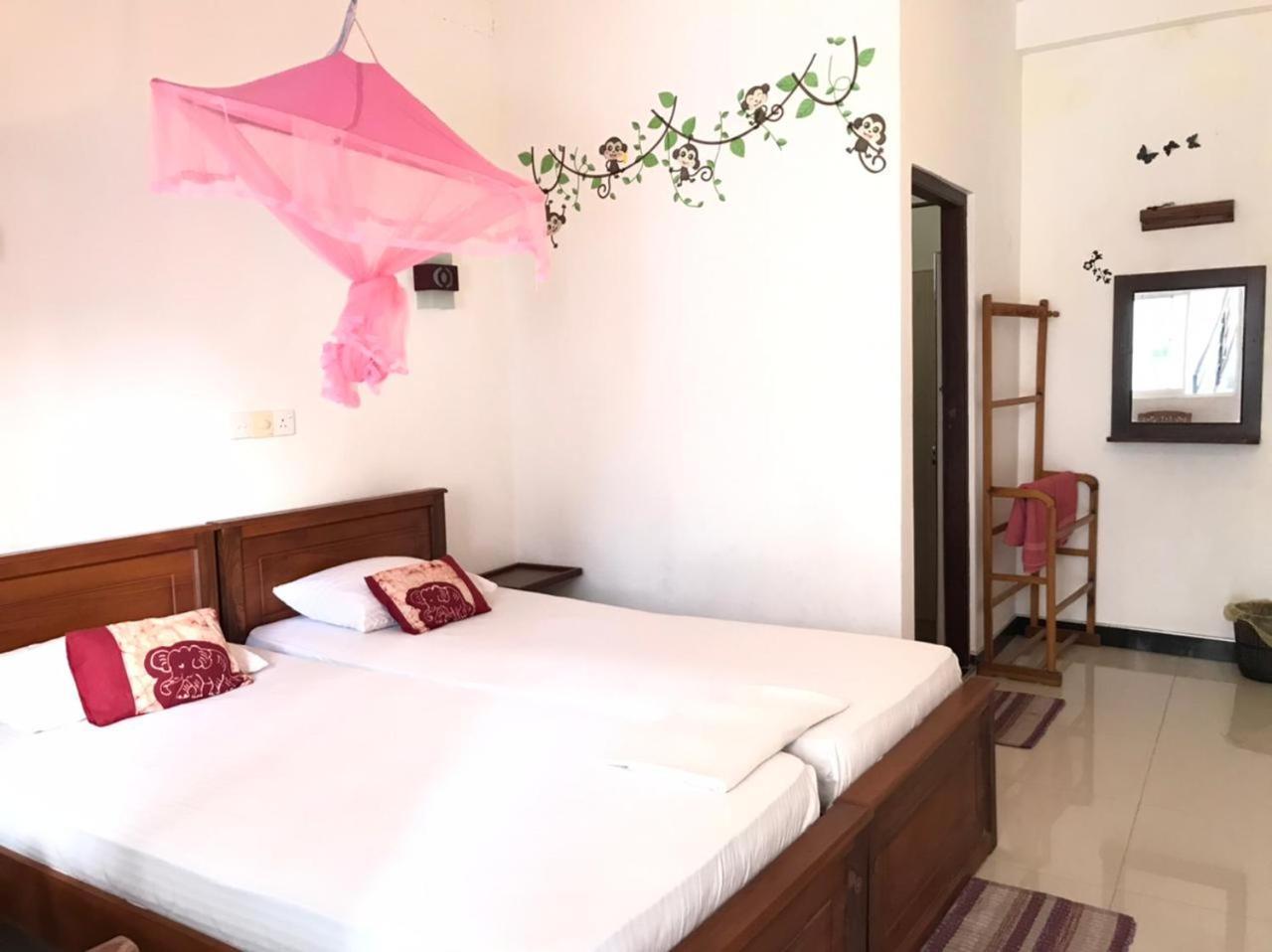 Anna Tourist Inn Негомбо Екстериор снимка
