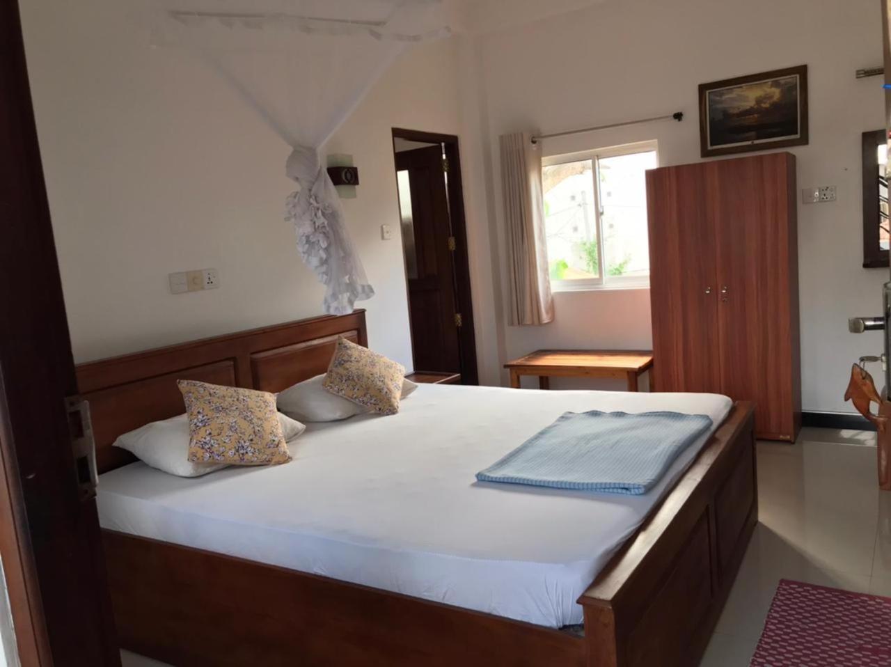 Anna Tourist Inn Негомбо Екстериор снимка