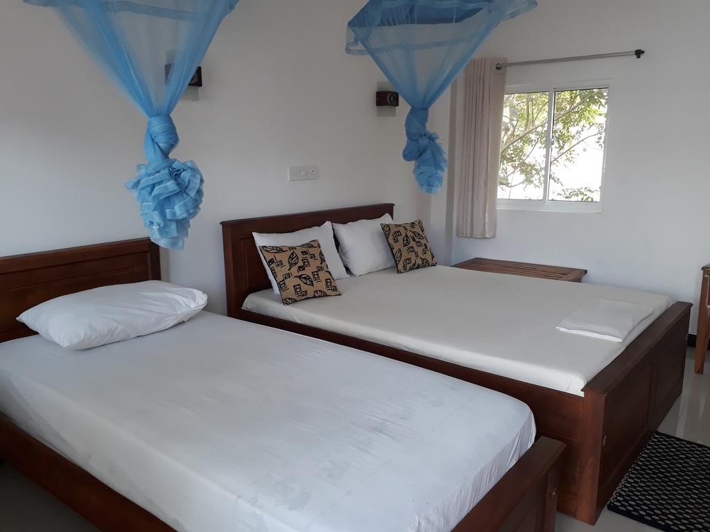 Anna Tourist Inn Негомбо Екстериор снимка