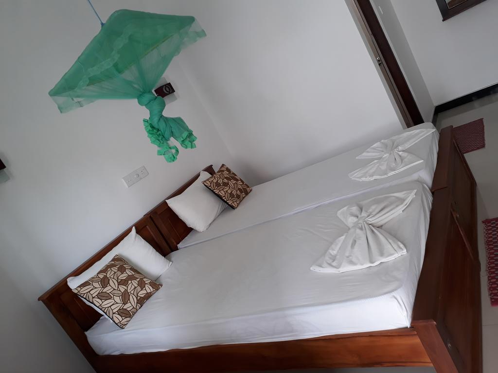 Anna Tourist Inn Негомбо Екстериор снимка
