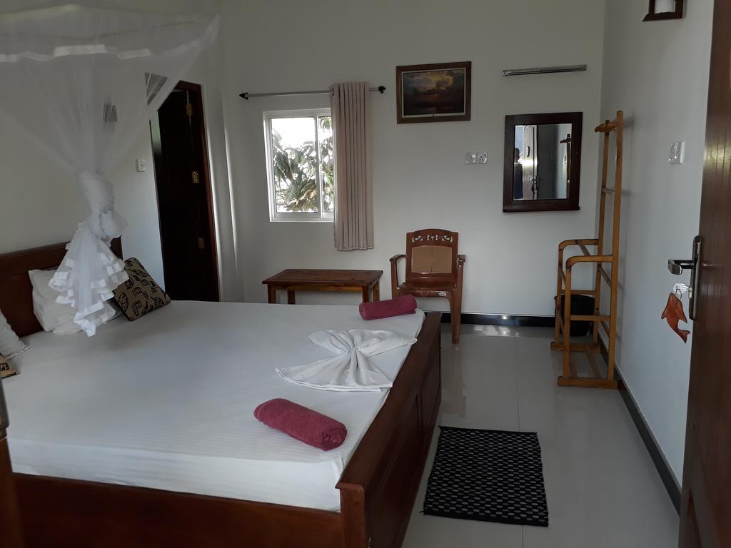 Anna Tourist Inn Негомбо Екстериор снимка