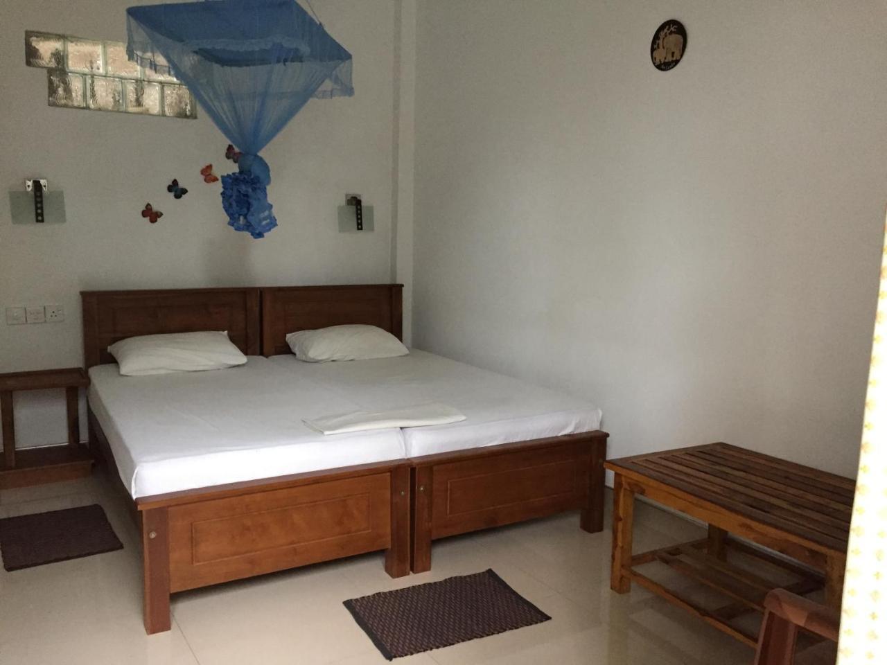 Anna Tourist Inn Негомбо Екстериор снимка