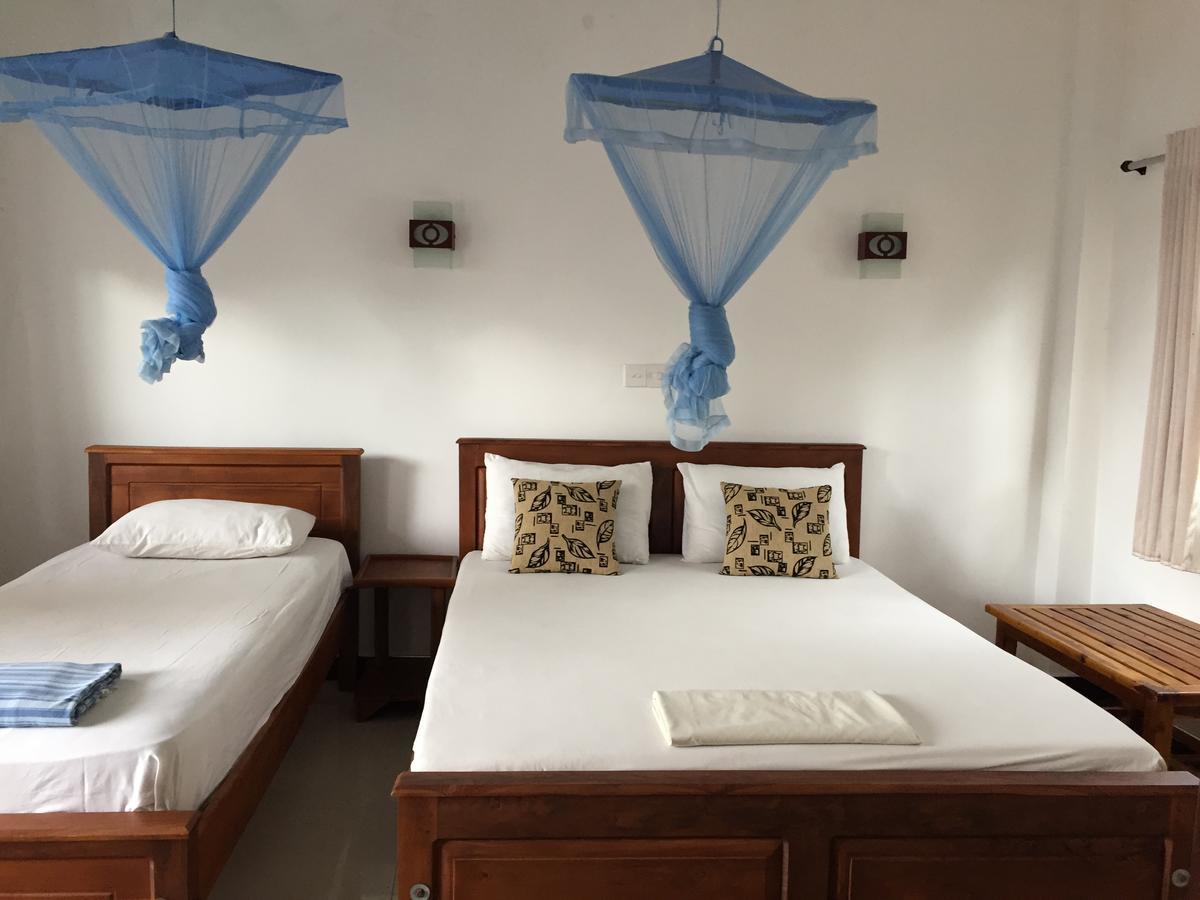 Anna Tourist Inn Негомбо Екстериор снимка