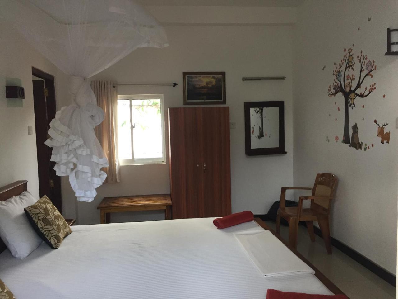 Anna Tourist Inn Негомбо Екстериор снимка