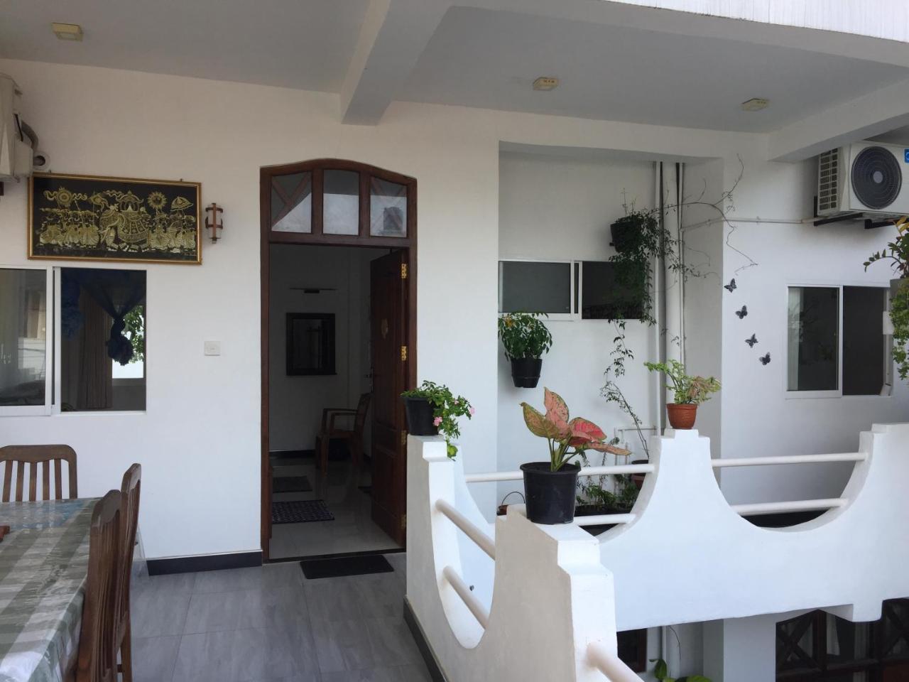 Anna Tourist Inn Негомбо Екстериор снимка